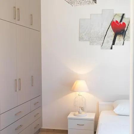 Apartman Blue And White Aura Santorini Traditional House *