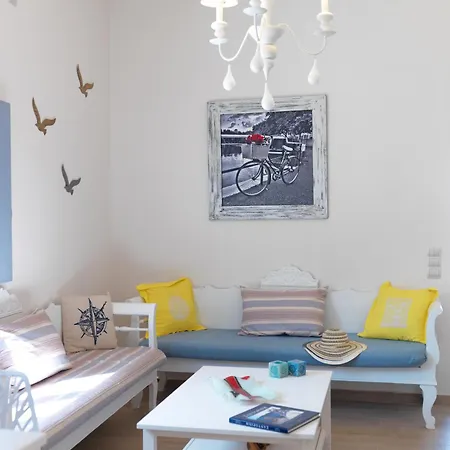 Apartman Blue And White Aura Santorini Traditional House